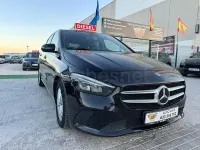 Usado Mercedes B180 116 CV (85 kW) 2020 Negro Utilitario
