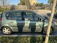 Usado Renault Scenic E-Tech Authentique 115 CV (84 kW) 2004 Gris / plata Monovolumen