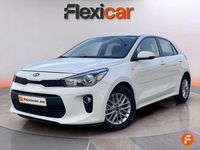 Usado Kia Rio 101 CV (74 kW) 2018 Blanco Berlina
