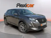 Usado Peugeot 2008 Active 110 CV (80 kW) 2021 Gris SUV