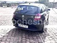 Usado BMW 118 122 CV (89 kW) 2005 Negro Utilitario