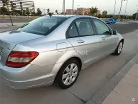 Usado Mercedes C200 136 CV (100 kW) 2011 Gris / plata Berlina