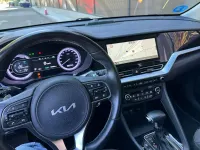 Usado Kia Niro 141 CV (103 kW) 2022 Gris SUV