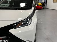 Usado Toyota Aygo X-play 69 CV (50 kW) 2018 Blanco Utilitario