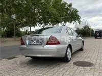 Usado Mercedes C220 Elegance 143 CV (105 kW) 2002 Gris / plata Berlina