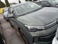 Usado VW Tiguan Life 150 CV (110 kW) 2024 Verde SUV