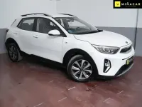 Usado Kia Stonic 101 CV (74 kW) 2021 Blanco SUV