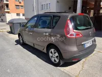 Usado Renault Scenic E-Tech 110 CV (80 kW) 2010 Marrón Monovolumen