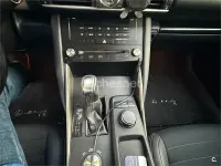Usado Lexus IS300h Executive Line 223 CV (164 kW) 2017 Rojo Berlina