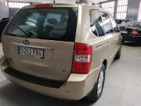 Usado Kia Carnival LX 144 CV (105 kW) 2006 Marrón Monovolumen