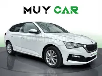 Usado Skoda Scala Active 95 CV (69 kW) 2022 Blanco Utilitario