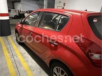 Usado Hyundai i20 Comfort 90 CV (66 kW) 2009 Rojo Utilitario