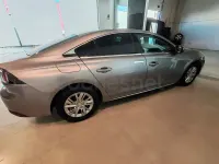 Usado Peugeot 508 Active 130 CV (95 kW) 2021 Gris / plata Berlina