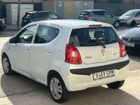 Usado Nissan Pixo Acenta 68 CV (50 kW) 2009 Blanco Utilitario