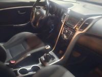 Usado Hyundai i30 101 CV (74 kW) 2014 Negro Utilitario