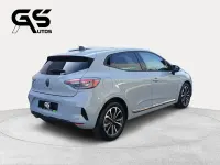 Usado Renault Clio Techno 90 CV (66 kW) 2025 Gris Utilitario