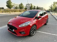 Usado Ford Fiesta 140 CV (102 kW) 2018 Rojo Utilitario