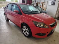 Usado Ford Focus Trend 115 CV (84 kW) 2008 Rojo Berlina