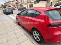 Usado Seat Leon Reference 90 CV (66 kW) 2010 Rojo Berlina