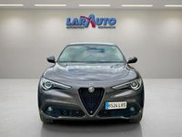 Usado Alfa Romeo Stelvio Sprint 190 CV (139 kW) 2022 Gris / plata SUV