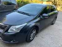 Usado Toyota Avensis Active 126 CV (92 kW) 2010 Gris / plata Familiar