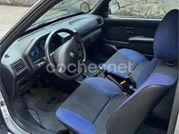 Usado Peugeot 106 60 CV (44 kW) 2001 Gris / plata Utilitario