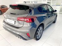 Usado Ford Focus ST-Line 125 CV (91 kW) 2023 Gris Utilitario