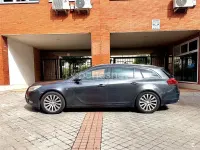 Usado Opel Insignia Cosmo 130 CV (95 kW) 2010 Gris / plata Familiar