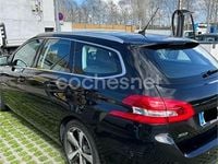 Usado Peugeot 308 SW Allure 130 CV (95 kW) 2015 Negro Familiar