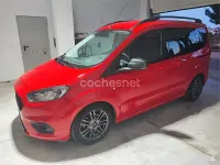 Usado Ford Tourneo Courier Sport 100 CV (73 kW) 2019 Rojo Monovolumen