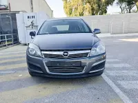 Usado Opel Astra Selective 110 CV (80 kW) 2012 Negro Berlina