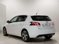 Usado Peugeot 308 Allure 110 CV (80 kW) 2019 Blanco Utilitario