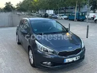 Usado Kia Ceed 100 CV (73 kW) 2015 Gris / plata Utilitario