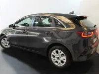 Usado Kia Ceed 136 CV (100 kW) 2024 Gris Utilitario