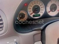 Usado Chrysler Grand Voyager 140 CV (102 kW) 2002 Rojo Monovolumen