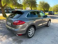 Usado Porsche Cayenne 300 CV (220 kW) 2011 Gris / plata SUV