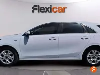 Usado Kia Ceed 120 CV (88 kW) 2022 Blanco Utilitario