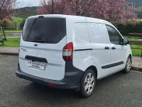 Usado Ford Tourneo Courier Titanium 100 CV (73 kW) 2019 Blanco Monovolumen