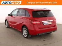 Usado Mercedes C320 Urban 135 CV (99 kW) 2015 Rojo Van