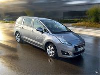 Usado Peugeot 5008 Active 120 CV (88 kW) 2015 Gris / plata Monovolumen