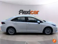 Usado Toyota Corolla Active 122 CV (89 kW) 2022 Blanco Berlina