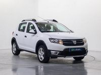 Usado Dacia Sandero Stepway 90 CV (66 kW) 2015 Blanco Berlina