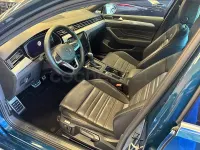 Usado VW Passat R-line 150 CV (110 kW) 2021 Azul Berlina