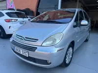 Usado Citroën Xsara Picasso Exclusive 92 CV (67 kW) 2010 Gris / plata Monovolumen