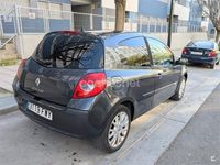 Usado Renault Clio II 100 CV (73 kW) 2007 Gris / plata Berlina