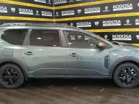 Usado Dacia Jogger Extreme 140 CV (102 kW) 2025 Verde Monovolumen