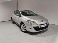 Usado Renault Mégane 106 CV (77 kW) 2010 Plateado Berlina