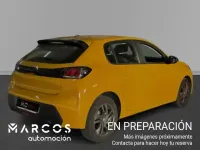 Usado Peugeot 208 Allure 100 CV (73 kW) 2022 Utilitario
