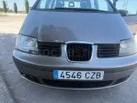 Usado Seat Alhambra Sport 130 CV (95 kW) 2004 Gris / plata Monovolumen