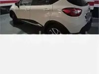 Usado Renault Captur Zen 120 CV (88 kW) 2016 Beige SUV